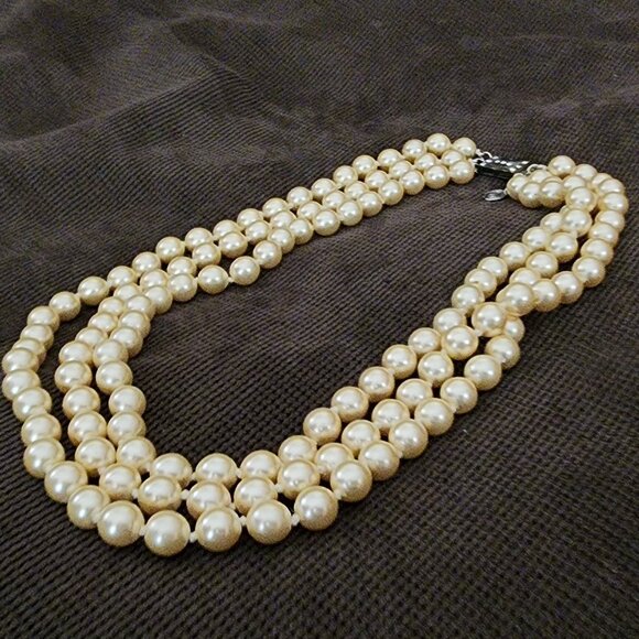 Franklin Mint Jackie Kennedy Triple Strand Pearl Necklace With CZ Clasp - Picture 9 of 16